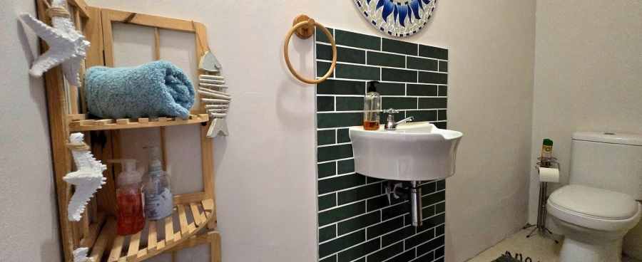 6 Bedroom Property for Sale in Franskraal Western Cape